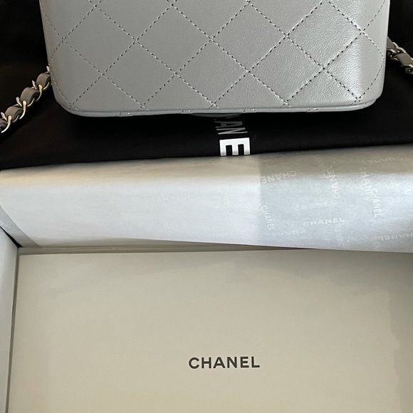 NEW 21B Chanel Grey Classic Mini Square SHW Lamb - Picture 6 of 14